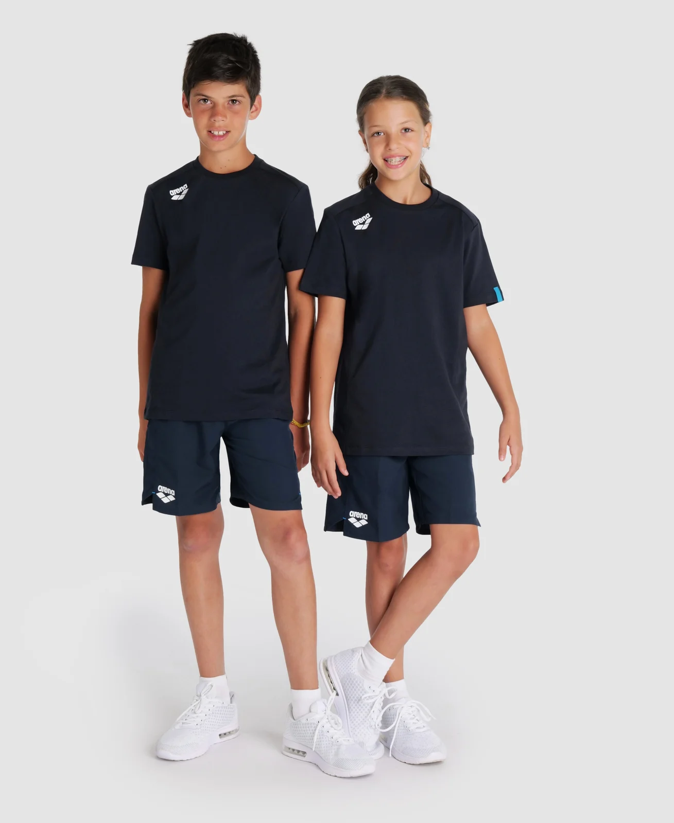 חולצת טי ילדים ונוער ארנה JR TEAM T-SHIRT PANEL בצבע נייבי