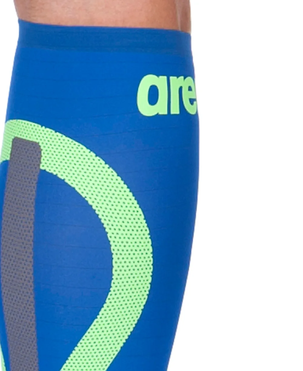 זוג שרוולי לחץ לשוקיים ארנה Carbon Compression Calf Sleeve בצבע ELECTRIC BLUE